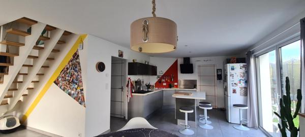 Maison Gorges 5 P . 4 Chs . 103.47 M² . Garage . T 442 M²