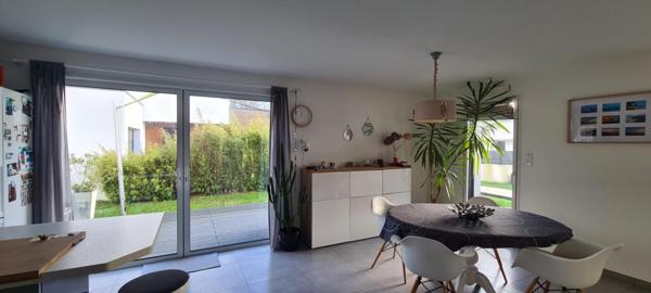 Maison Gorges 5 P . 4 Chs . 103.47 M² . Garage . T 442 M²