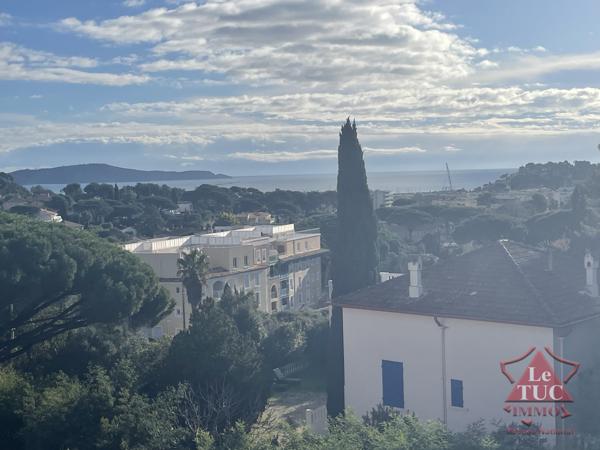 studio. Résidence avec piscine. Cavalaire-sur-Mer (83240)