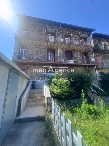 Appartement à LE CHAMBON-FEUGEROLLES, 42500 - 7 pièces 118m²