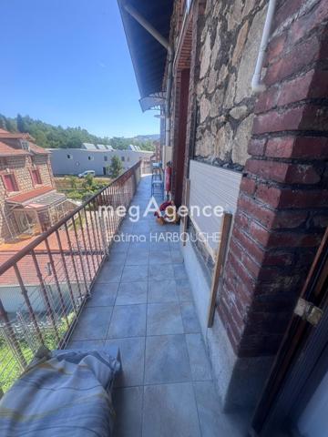 Appartement à LE CHAMBON-FEUGEROLLES, 42500 - 7 pièces 118m²