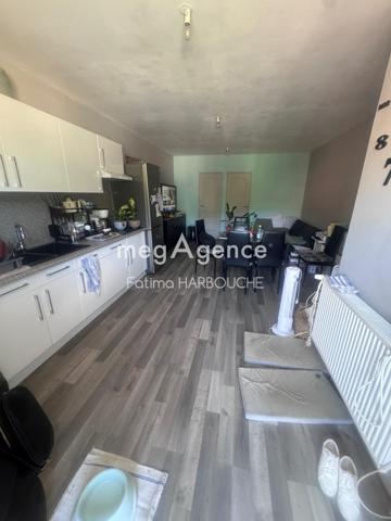 Appartement à LE CHAMBON-FEUGEROLLES, 42500 - 7 pièces 118m²