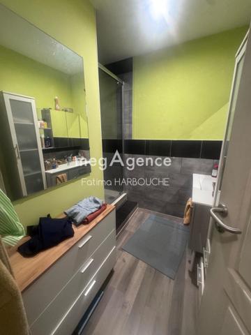 Appartement à LE CHAMBON-FEUGEROLLES, 42500 - 7 pièces 118m²