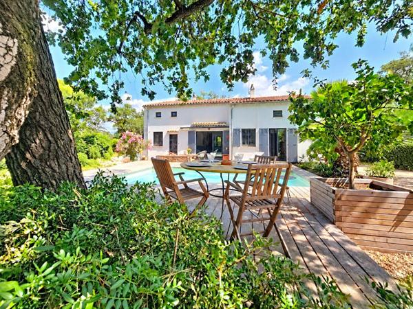 SAINT-RAPHAËL -VALESCURE - VILLA de 200 M² - PISCINE - GARAGE 40 m²