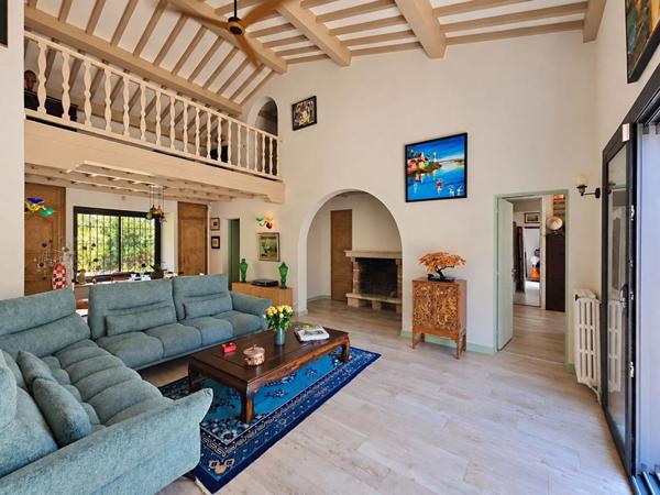 SAINT-RAPHAËL -VALESCURE - VILLA de 200 M² - PISCINE - GARAGE 40 m²