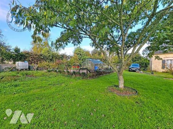 Idéalement situé au coeur de la ville, cet ancien Manoir en pierre, édifié vers 1890, allie le ...