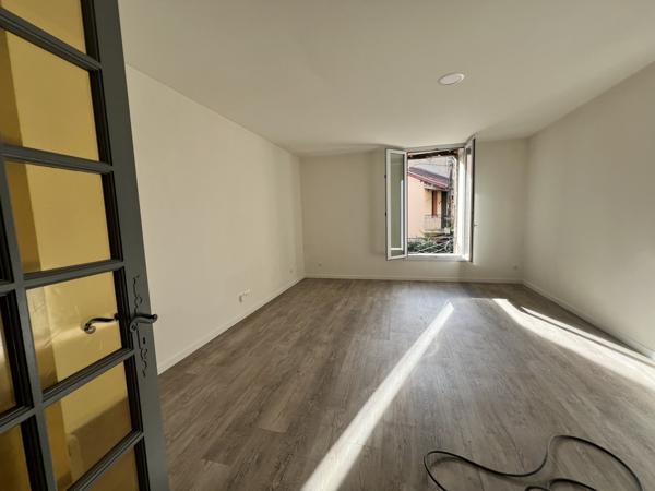 Immeuble à bon rendement locatif Cransac les Thermes Aveyron