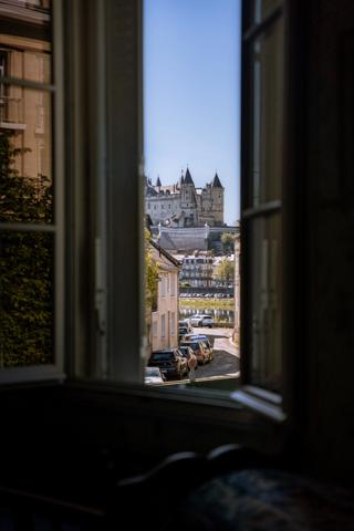 Exceptionnel au coeur de Saumur et des bords de loire une demeure de 375 m² - dépendances - Garages - jardin -1439m²