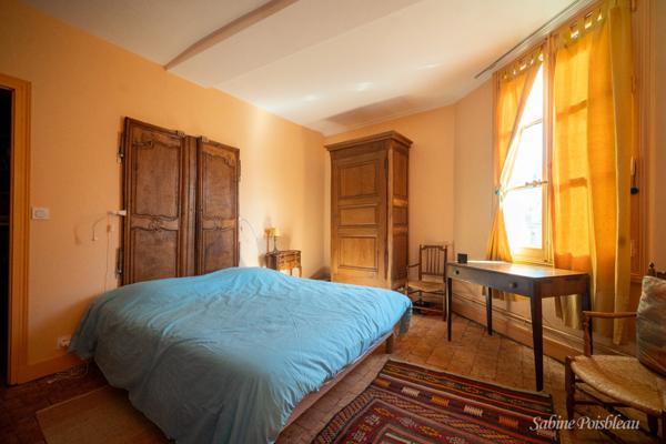 Exceptionnel au coeur de Saumur et des bords de loire une demeure de 375 m² - dépendances - Garages - jardin -1439m²