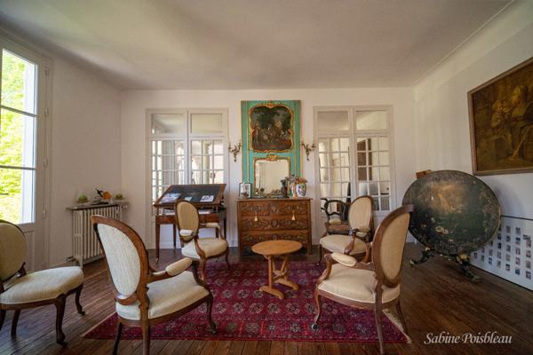 Exceptionnel au coeur de Saumur et des bords de loire une demeure de 375 m² - dépendances - Garages - jardin -1439m²