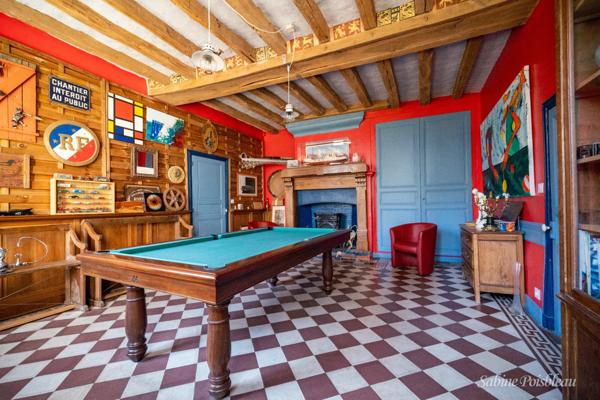 Exceptionnel au coeur de Saumur et des bords de loire une demeure de 375 m² - dépendances - Garages - jardin -1439m²