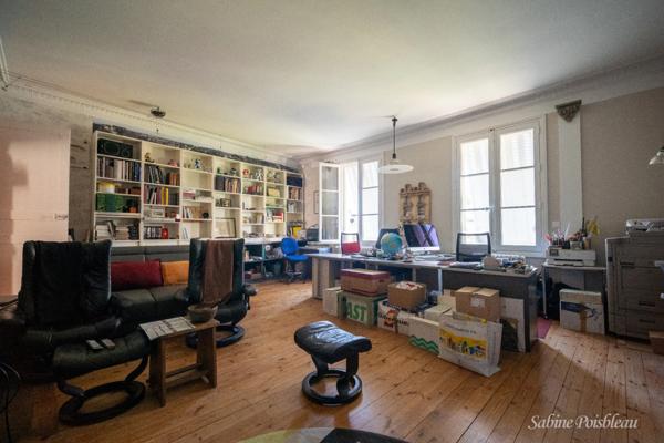 Exceptionnel au coeur de Saumur et des bords de loire une demeure de 375 m² - dépendances - Garages - jardin -1439m²