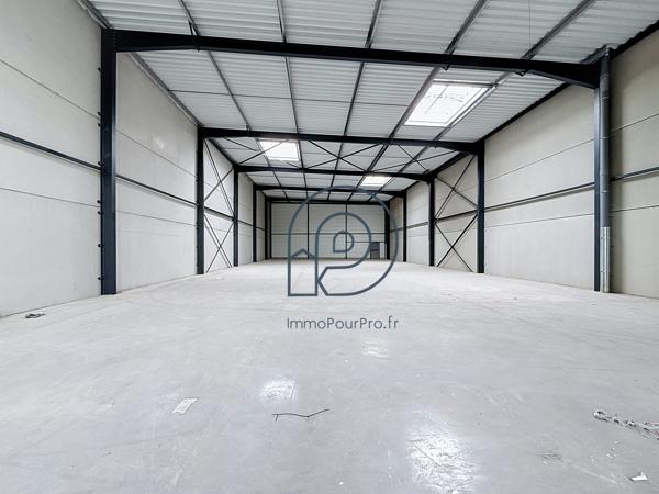 Mouvaux – Cellules d'activité neuves 610 m² et 638 m² avec bureaux | Cœur de ville | À vendre