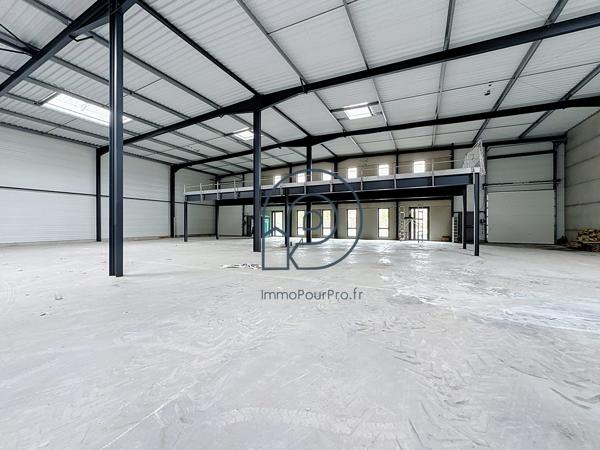 Mouvaux – Cellules d'activité neuves 610 m² et 638 m² avec bureaux | Cœur de ville | À vendre