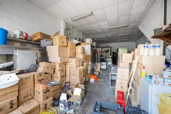 GROSLAY- maison 5 pièces refait a neuf + ENTRPOT - idéal commerçant, artisan, traiteur ou stockage.