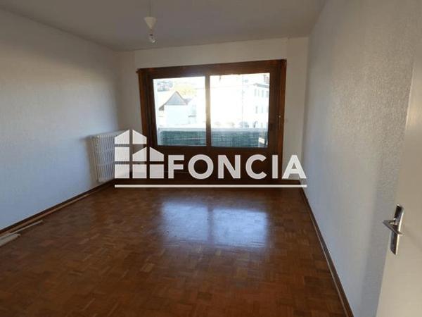 Location Appartement 2 pièces 51.8 m² - 67/69 PLACE DES ARCADES Saint Pierre En Faucigny 74800