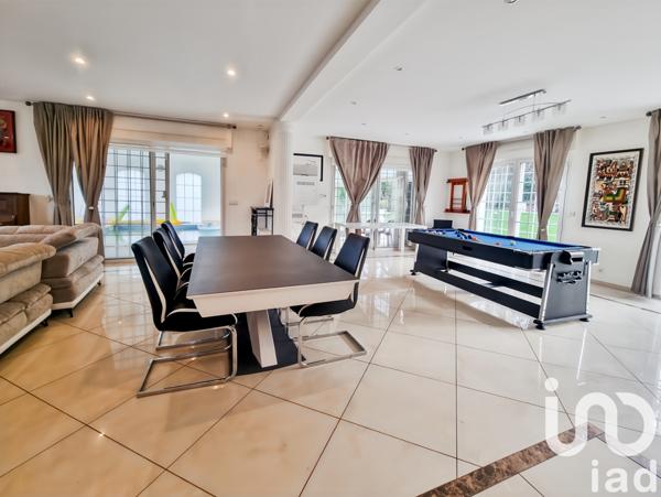Maison à vendre 9 pièces 230 m² Noisy-le-Grand