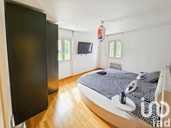 Maison à vendre 9 pièces 230 m² Noisy-le-Grand