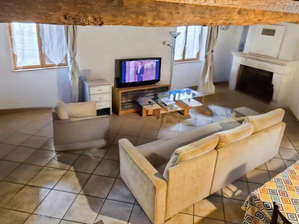 Montagrier (24350) Dordogne, Périgueux, Montagrier, Maison de 105 m², terrain 2800m², quatres chambres, dépendances