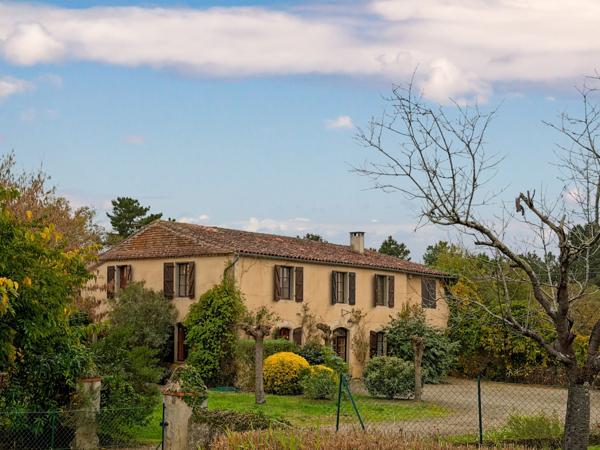 Maison à vendre 8 pièces proche de MARCIAC (32) - 302 m2 - terrain de 7318 m2 - 4 chambres - dépendances et piscine