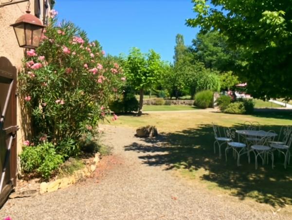 Maison à vendre 8 pièces proche de MARCIAC (32) - 302 m2 - terrain de 7318 m2 - 4 chambres - dépendances et piscine