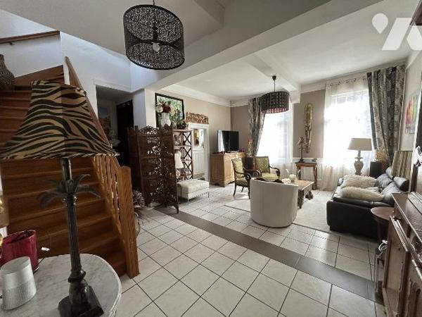 jolie maison de ville en parfait état