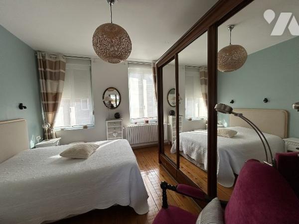 jolie maison de ville en parfait état