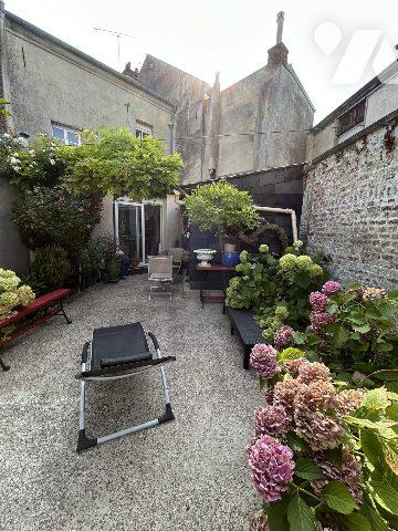 jolie maison de ville en parfait état
