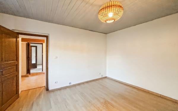 Maison à vendre    3 pièces •  Caussade