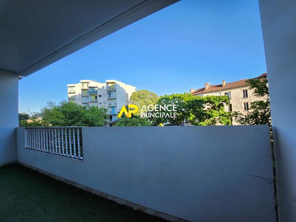 Appartement 3 pièces, 2 chambres, parking, cave et balcon à 7 minutes de la gare du centre ville d'ARGENTEUIL . €217 000 ** - Référence 4415