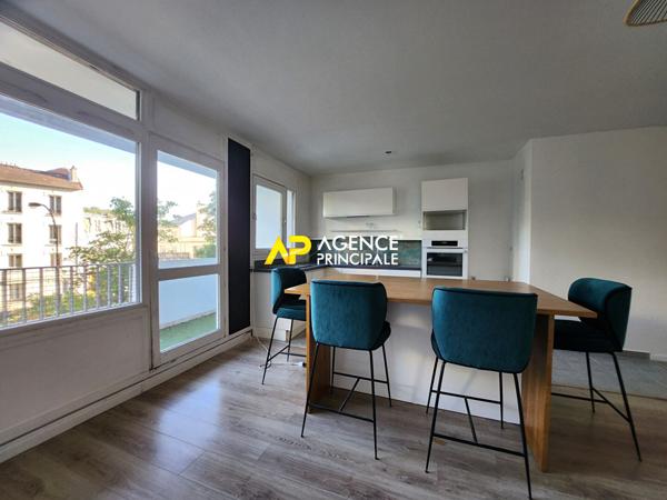 Appartement 3 pièces, 2 chambres, parking, cave et balcon à 7 minutes de la gare du centre ville d'ARGENTEUIL . €217 000 ** - Référence 4415