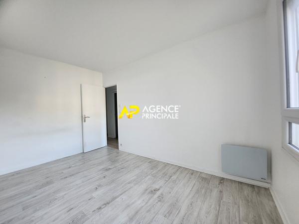 Appartement 3 pièces, 2 chambres, parking, cave et balcon à 7 minutes de la gare du centre ville d'ARGENTEUIL . €217 000 ** - Référence 4415