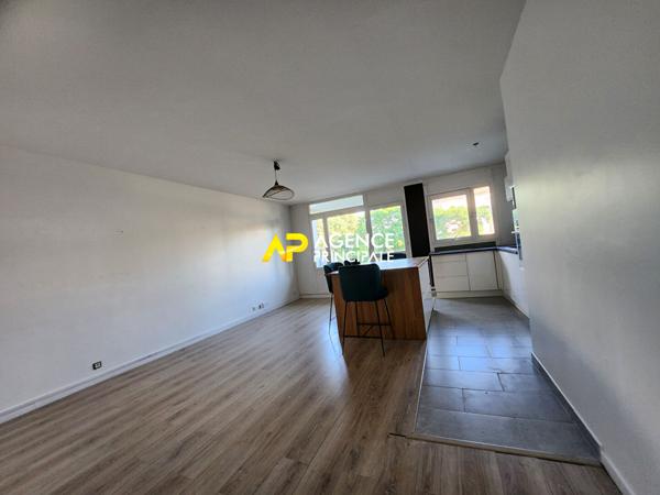 Appartement 3 pièces, 2 chambres, parking, cave et balcon à 7 minutes de la gare du centre ville d'ARGENTEUIL . €217 000 ** - Référence 4415