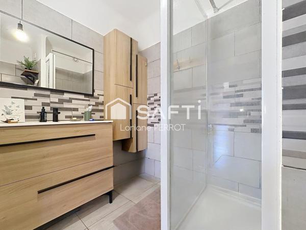 Centre ville, 48 m2 de pièce de vie, balcon