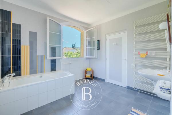 Marseille 9ème, Maison 7 Chambres -  300 m² à vendre