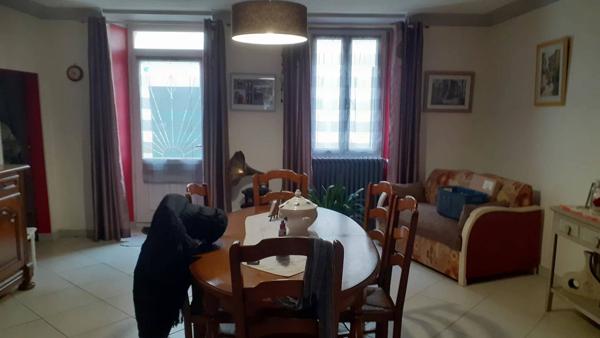 PRIX EN BAISSE  Immeuble avec commerce