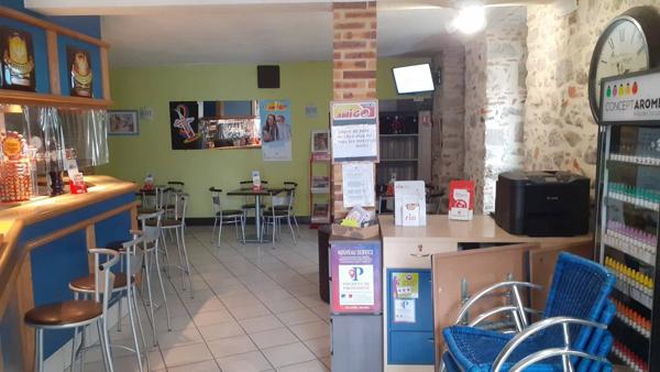 PRIX EN BAISSE  Immeuble avec commerce