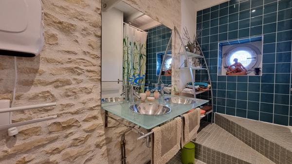 EXCLUSIVITE MAISON CHARENTAISE 6 CHAMBRES 278 m²  Courcon