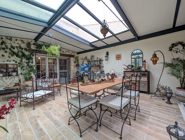 EXCLUSIVITE MAISON CHARENTAISE 6 CHAMBRES 278 m²  Courcon