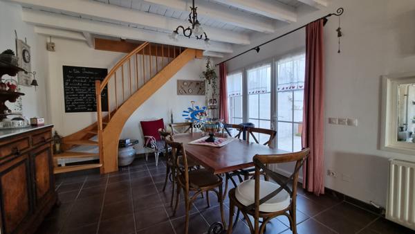 EXCLUSIVITE MAISON CHARENTAISE 6 CHAMBRES 278 m²  Courcon
