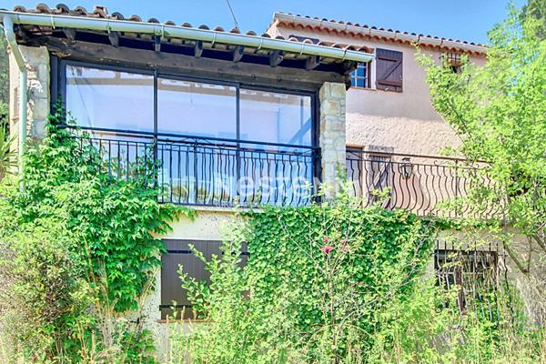 Maison à Lorgues 7 pièces 143 m² avec piscine sur un terrain de 1557m²