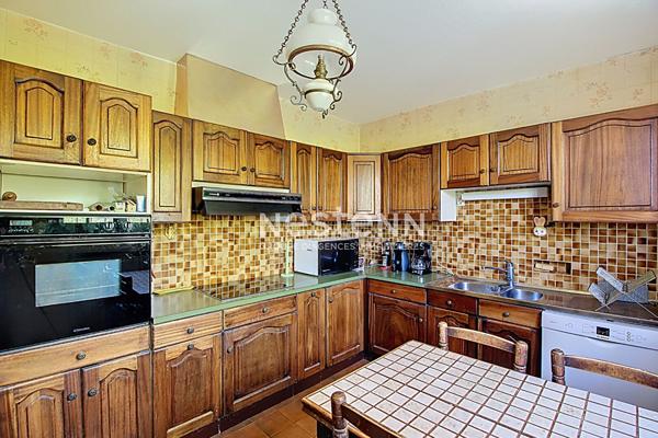 Maison à Lorgues 7 pièces 143 m² avec piscine sur un terrain de 1557m²