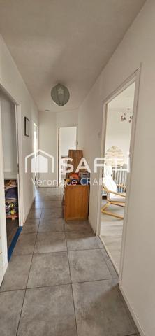 AUX NORMES PMR- SOUS GARANTIE DECENNALE, maison contemporaine de 90m² habitables récente avec 3 chambres, garage sur 446m² de parcelle