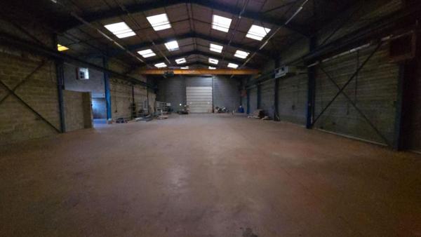 SECTEUR DREUX 28 - LOCAUX D'ACTIVITE avec BUREAUX 1.000 m²