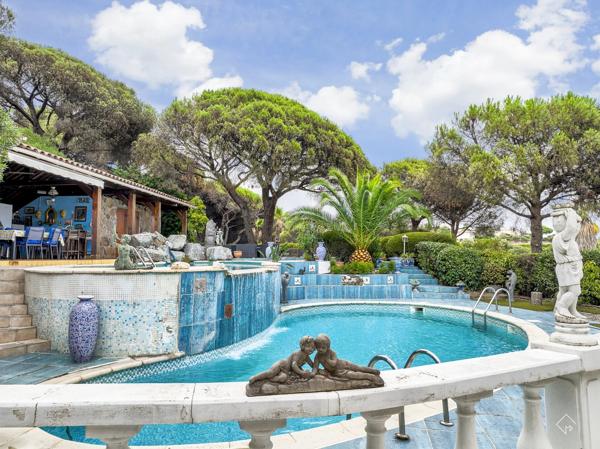 Villa provençale en pierre avec vue mer à Sainte-Maxime