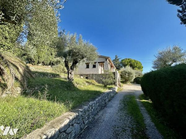 TOURETTES-SUR-LOUP - VILLA DE 94M² AVEC VUE MER