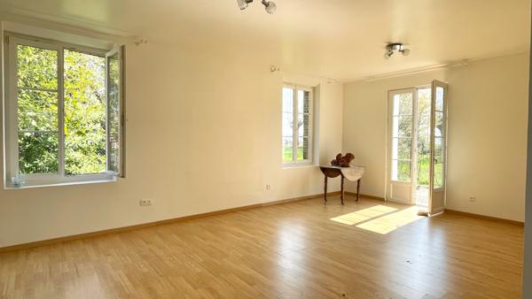 Maison
                                                                                                                                                                                                                                                                                                                        5 pièce(s)                                                                                                                                                                                                          3 chambre(s)                                                                                                                                                                                                          125  m²