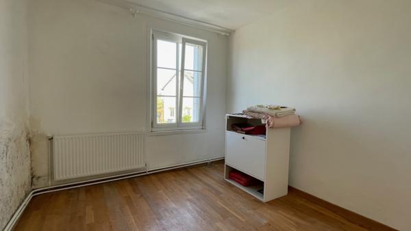 Maison
                                                                                                                                                                                                                                                                                                                        5 pièce(s)                                                                                                                                                                                                          3 chambre(s)                                                                                                                                                                                                          125  m²