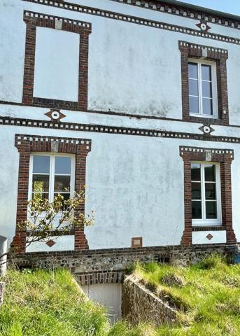 Maison
                                                                                                                                                                                                                                                                                                                        5 pièce(s)                                                                                                                                                                                                          3 chambre(s)                                                                                                                                                                                                          125  m²
