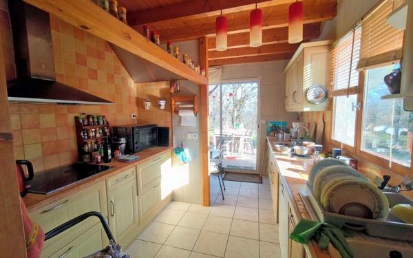 Maison à vendre    6 pièces •  Castelnau-Rivière-Basse